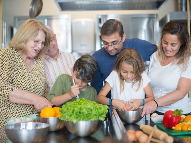 Meal prep pour familles actives : services et critères essentiels